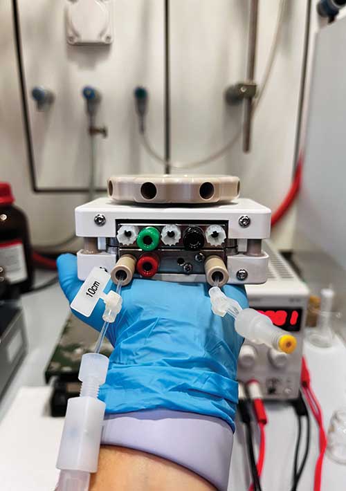 A device producing an electric field