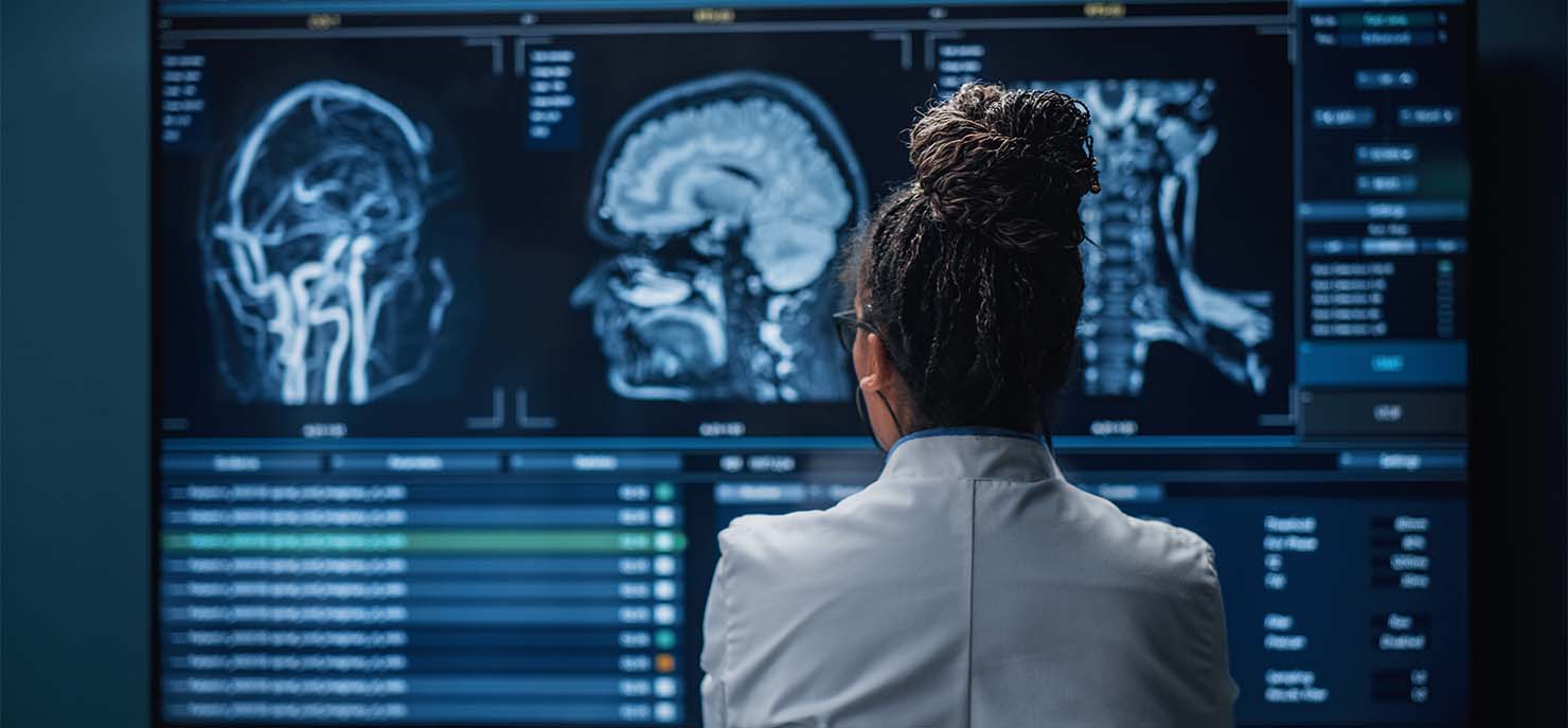 /-/media/images/cni/issue-image/2025/11/medical-research-lab-neuroscientist.ashx?h=687&w=1480&hash=52E5714E258709C75012DDDF82ED4D9C