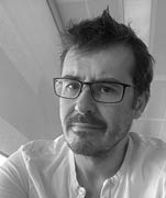 Headshot of Simon Peace