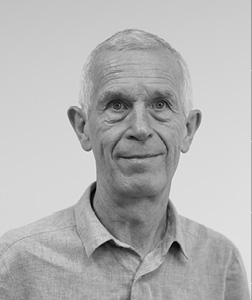 Andrew Howe black and white headshot