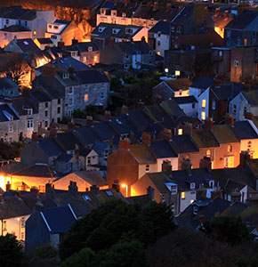 /-/media/images/news/2020/11/terracedhousesatnightlanding.ashx?h=300&w=290&hash=453D6539742CA7C816EA488719914A10