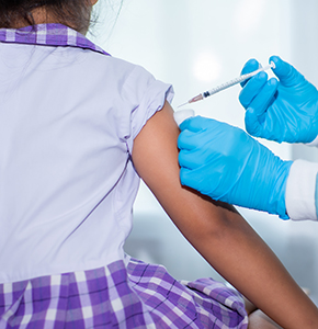 /-/media/images/news/2020/11/younggirlvaccinateddoctorlanding.ashx?h=300&w=290&hash=C7376642D380C4C884208733BD34ECB5