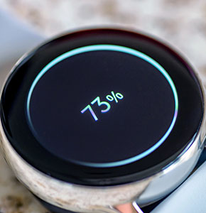 /-/media/images/news/2021/1/wearablewatchtechcharging.ashx?h=300&w=290&hash=AFE52136CB628B0660643805EA311BA3