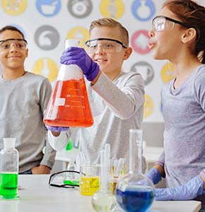 /-/media/images/news/2021/5/childrensciencelessonclassroomlanding.ashx?h=300&w=290&hash=4E7D1AA13E50BA7E1C9A6C168D174199