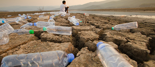 SCI newsletter - PoliSCI - 21 September 2021 - image of plastic bottles on a rocky beach