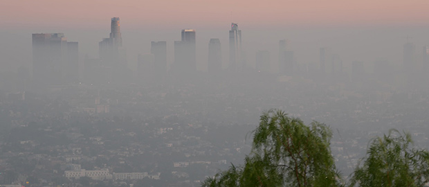 PoliSCI newsletter - 10 May 2022 - image of pollution above California, US