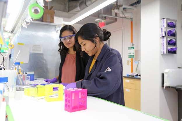 SCIblog - 9 November 2021 - Women in Chem: Anita Shukla - Image of Anita Shukla and a colleague at Brown University